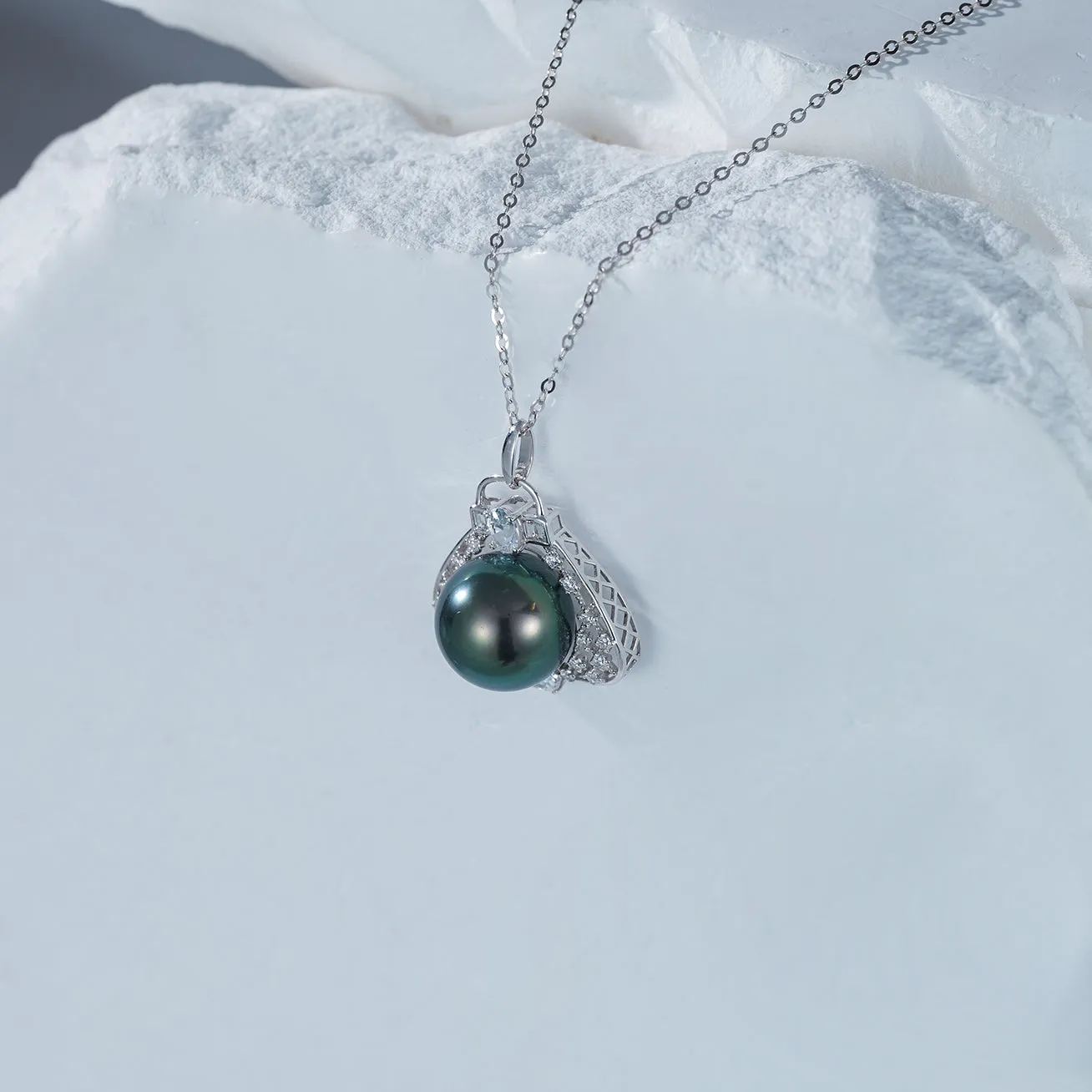 18K Solid Gold Saltwater Tahitian Pearl Necklace KN00157
