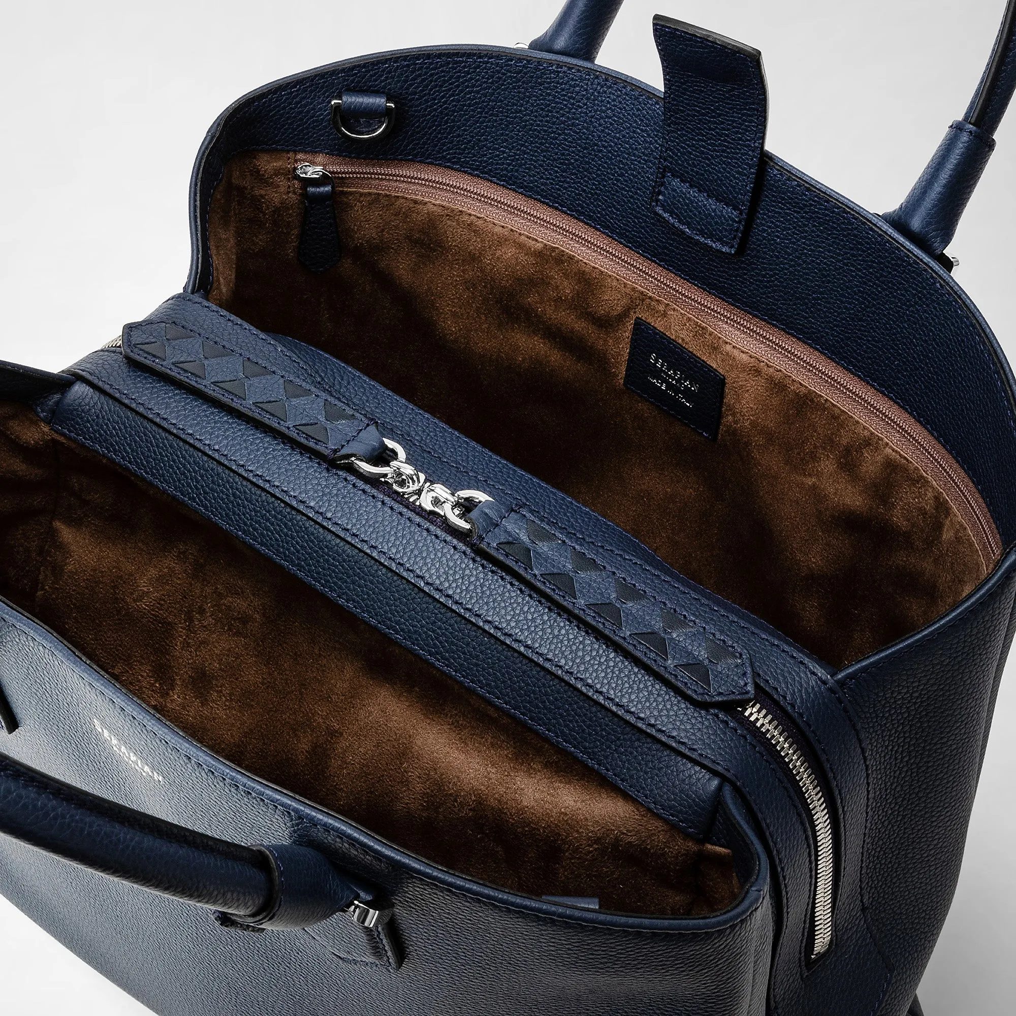 LUNA HANDBAG IN RUGIADA LEATHER
