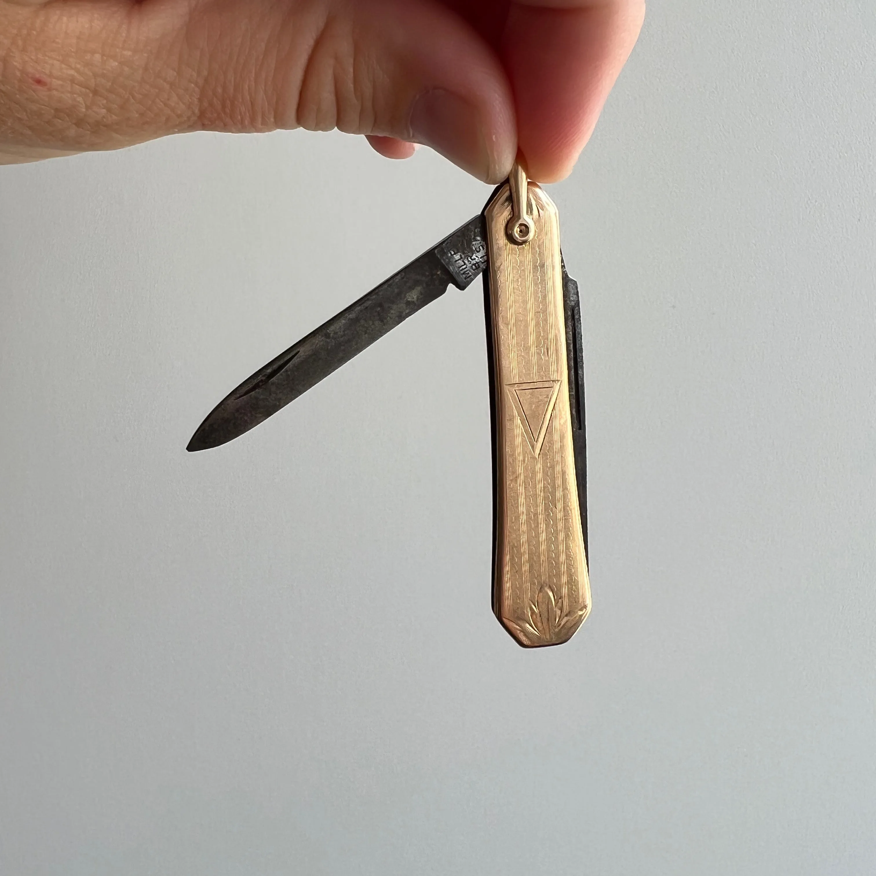 V I N T A G E // slice it up / solid 10k gold cased pen knife / a pendant